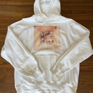 Ariana Grande sweetener world tour sweatshirt size large